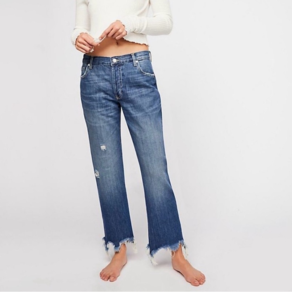 Free People We The Free Maggie Straight Leg Raw Hem Jeans in Sequoia Blue Sz 31